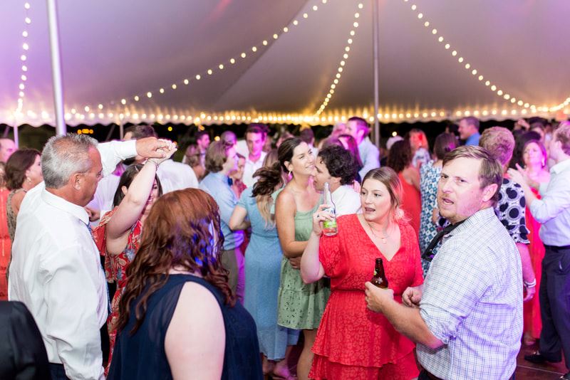 Guest Party and Drink at Stephen and Anne Stuart's Wedding - Maria Grace Photography