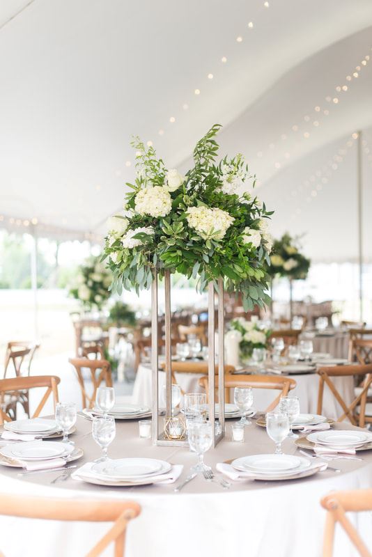 Table Wedding Flowers - Maria Grace Photography